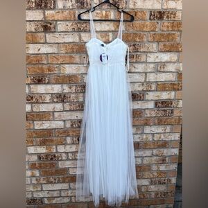 Brand NEW - NWT - White Long Tulle Windsor Dress - Size MED